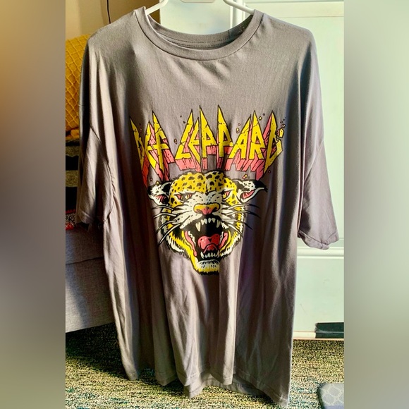 DEF LEPPARD Men’s Oversized Short Sleeve TShirt Dark Gray Size X-Large - Picture 1 of 6